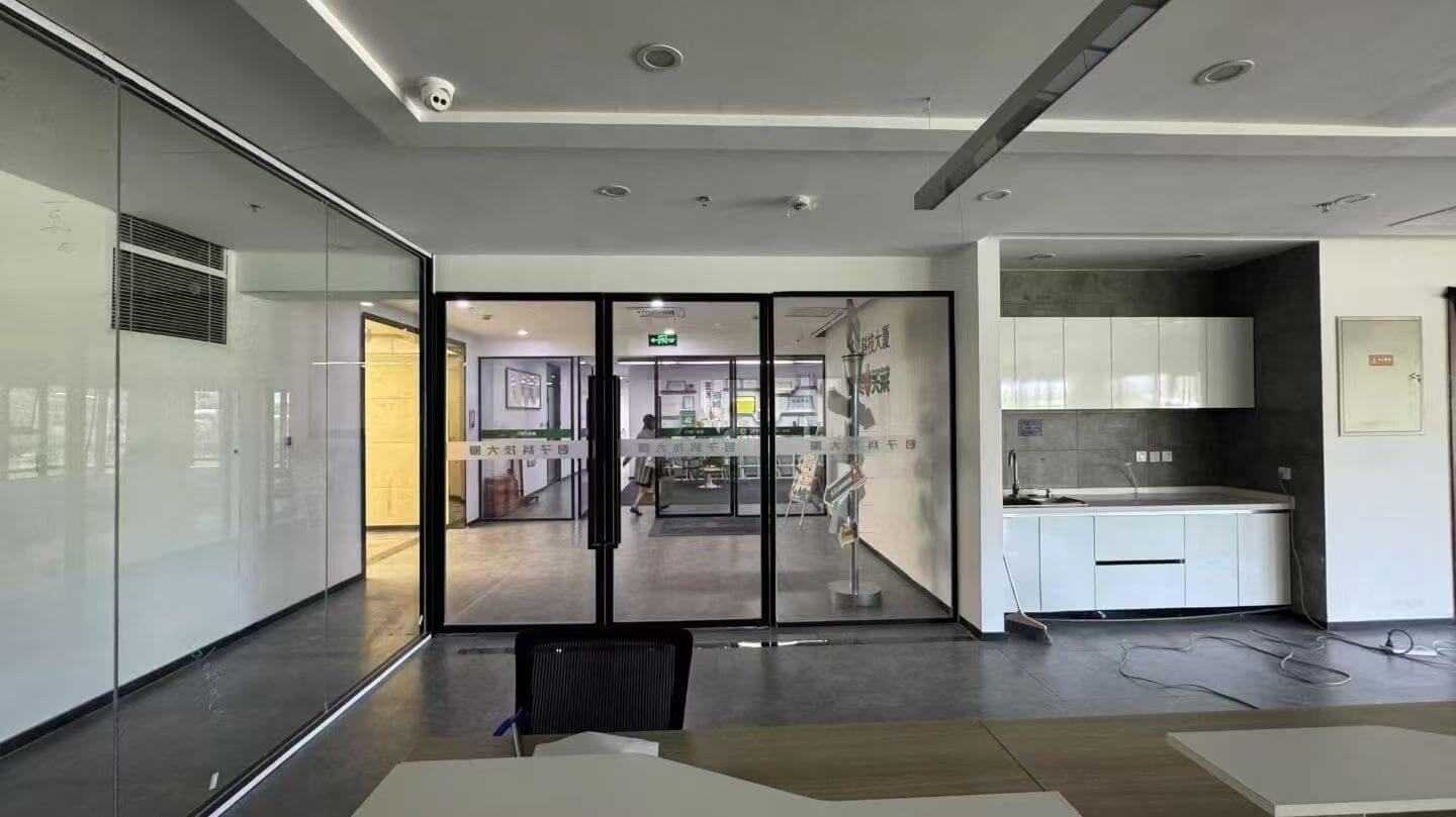 电子城IT产业园     370平米办公室   